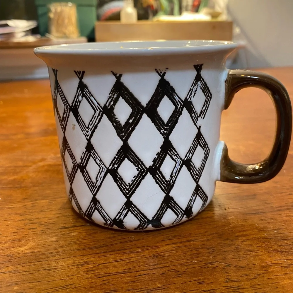 Ceramic Black & White Diamond Pattern Coffee Mug (Stoneware) - Picture 1 of 3